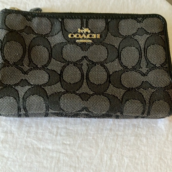 Coach: Black & Gray Signature Double Zip Wristlet- Silver Tone - Picture 10 of 15